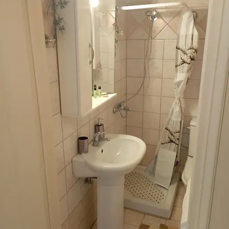 Nisma House Apartman *